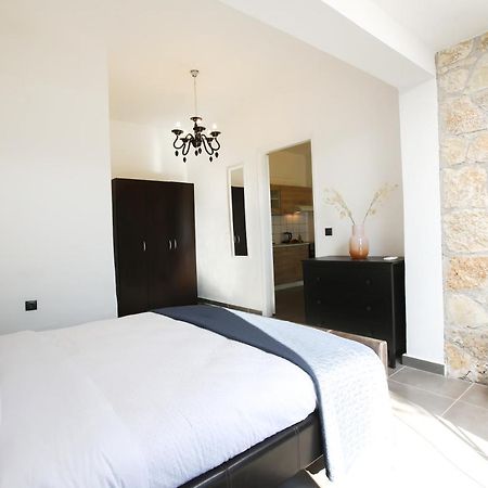 Luxury Apartments Christos Gouviá Extérieur photo