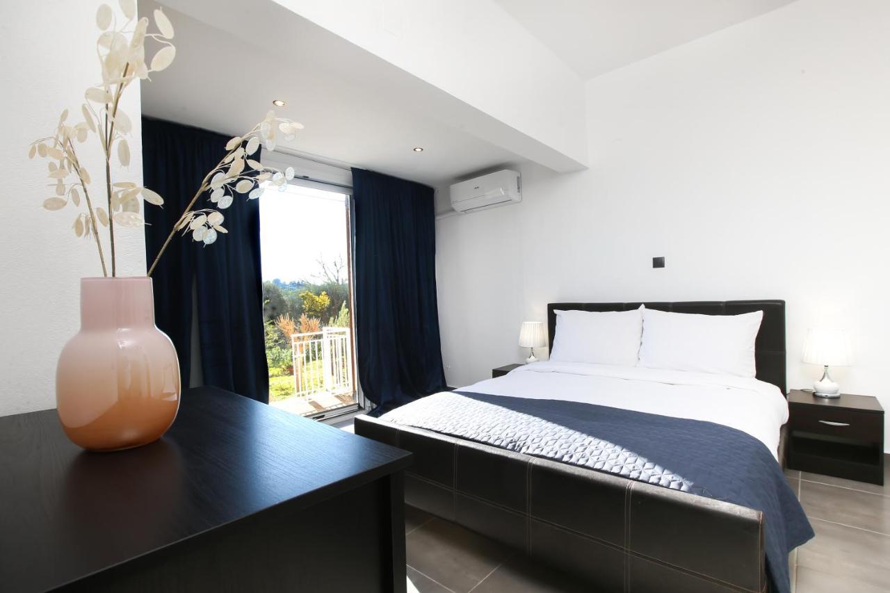 Luxury Apartments Christos Gouviá Extérieur photo